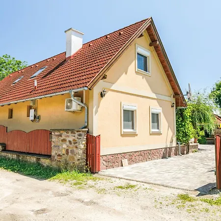 Horvath By Interhome *