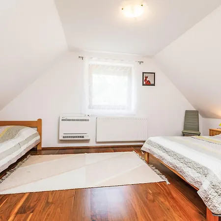 Horvath - Abr121 By Interhome *
